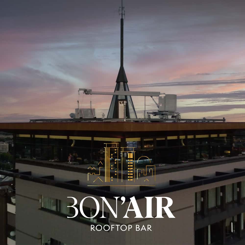 Foto van de rooftopbar Bon'Air met het logo