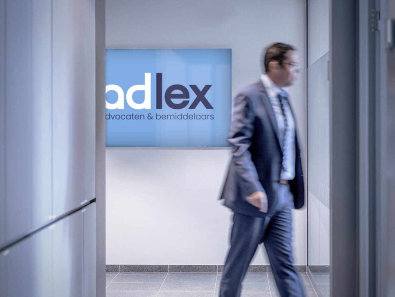 Klare lex, heldere taal: de nieuwe branding van Adlex.